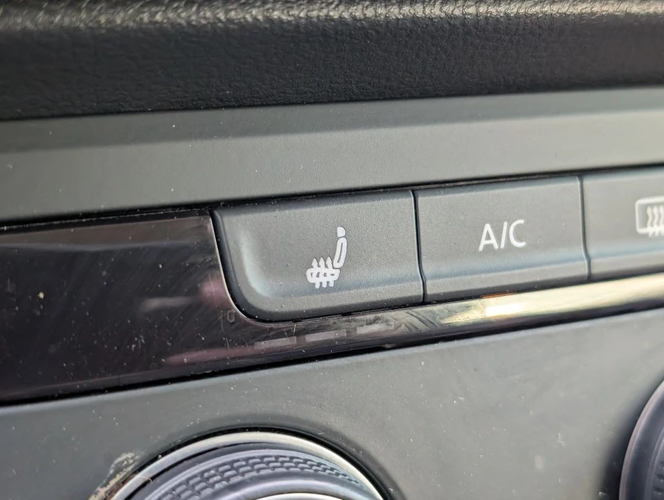 2022 Volkswagen Taos - Image 18 of 21