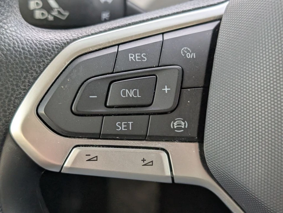 2022 Volkswagen Taos - Image 12 of 21