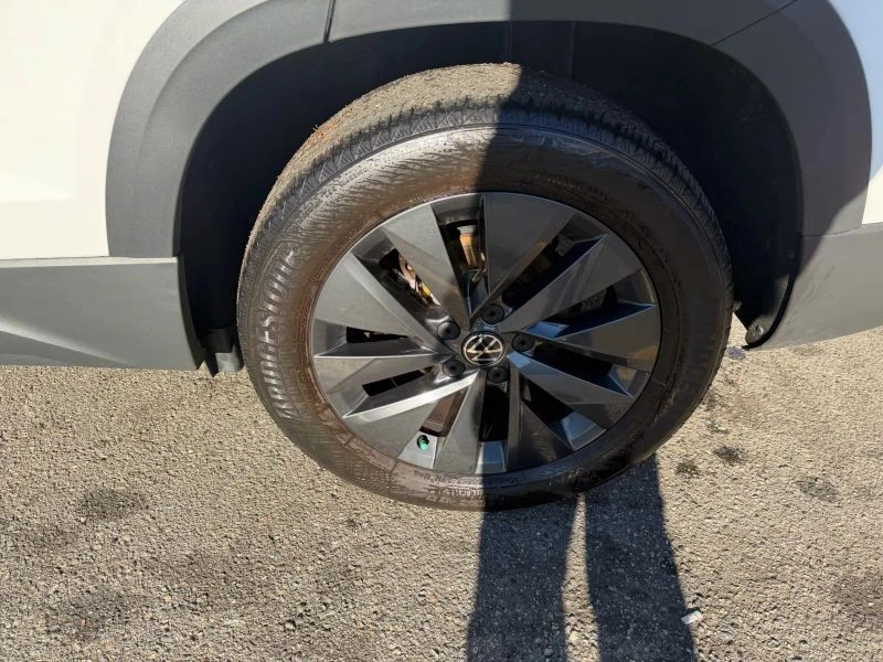 2022 Volkswagen Taos - Image 9 of 12