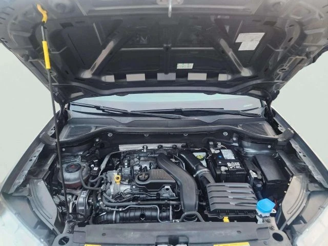 2022 Volkswagen Taos - Image 13 of 21