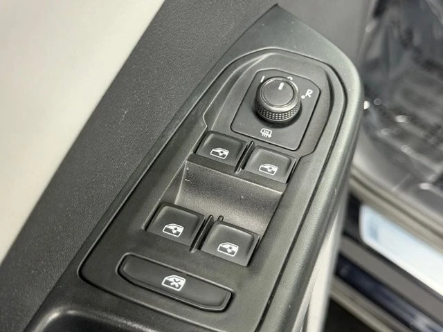2022 Volkswagen Taos - Image 18 of 21