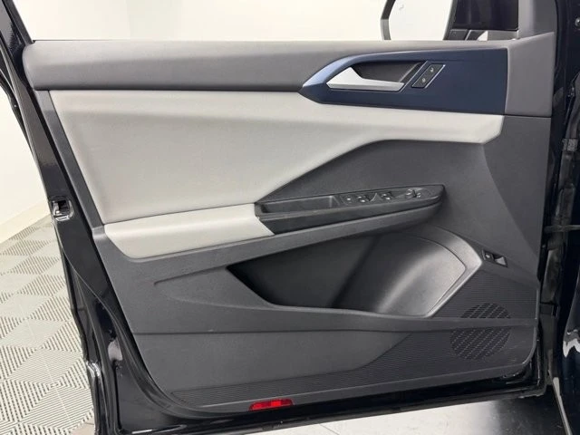 2022 Volkswagen Taos - Image 17 of 21