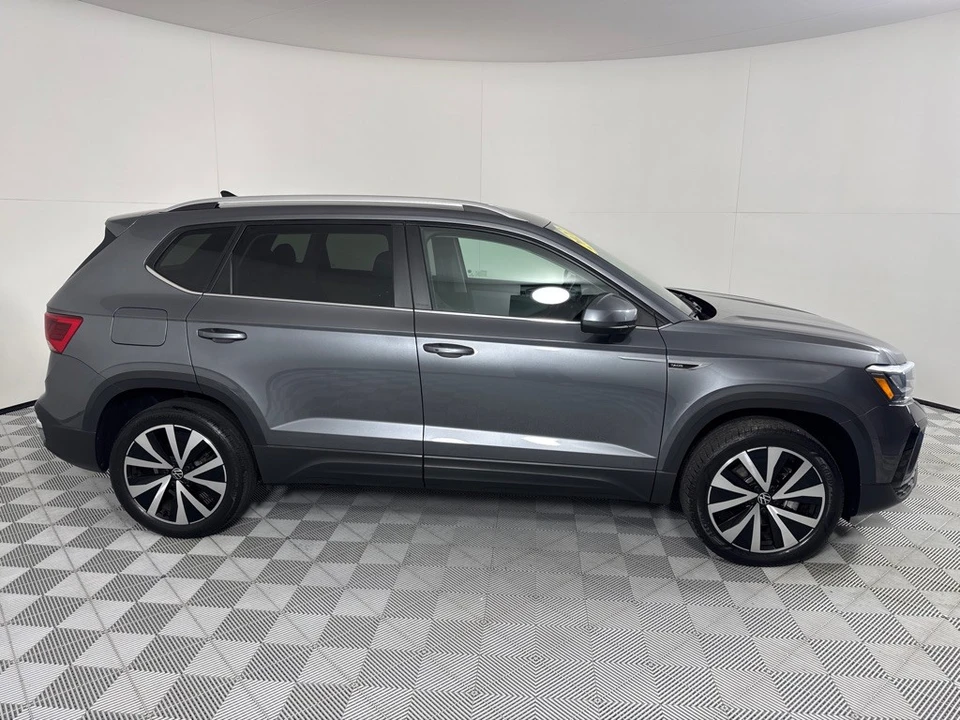 2022 Volkswagen Taos - Image 4 of 12