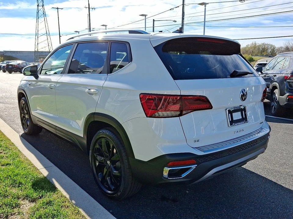 2022 Volkswagen Taos - Image 4 of 12