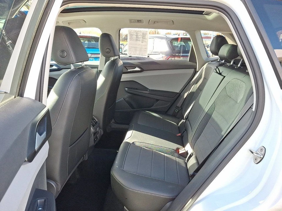 2022 Volkswagen Taos - Image 10 of 12