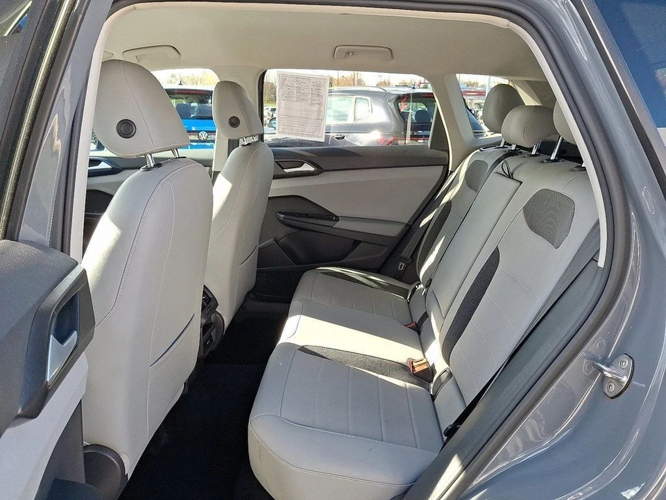 2022 Volkswagen Taos - Image 10 of 12