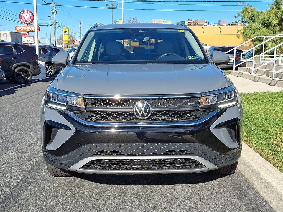 2022 Volkswagen Taos - Image 2 of 12