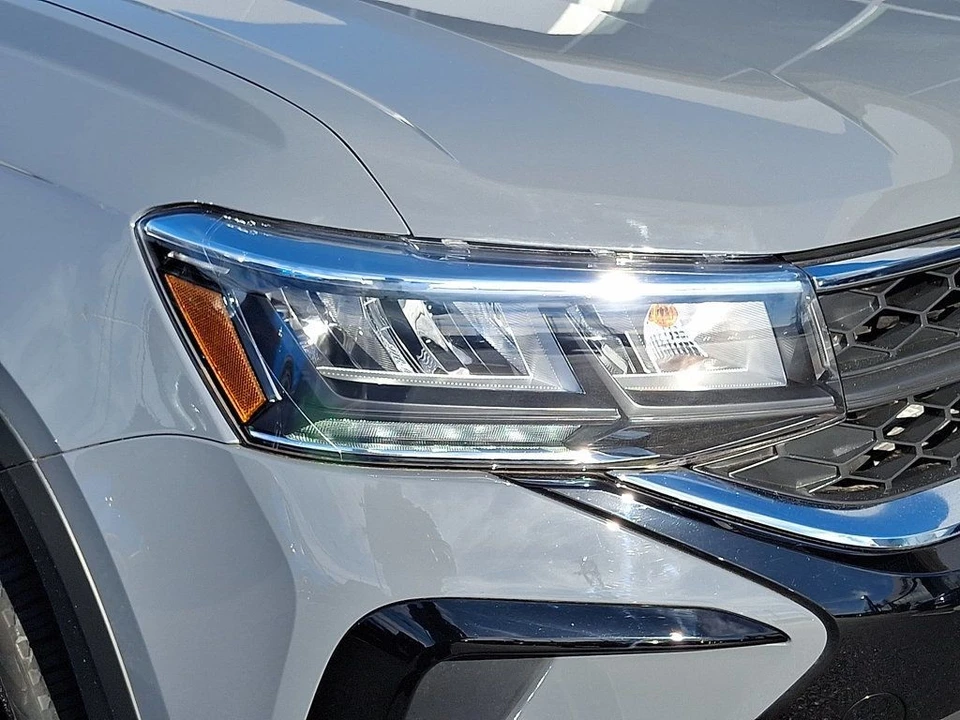 2022 Volkswagen Taos - Image 9 of 12