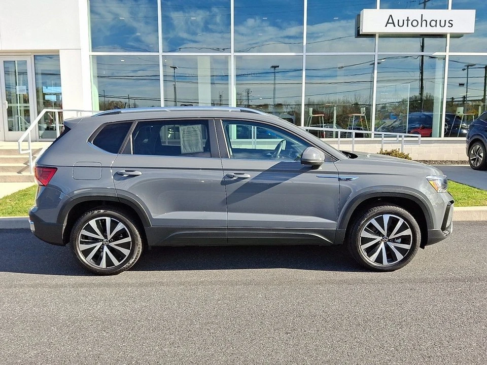 2022 Volkswagen Taos - Image 7 of 12