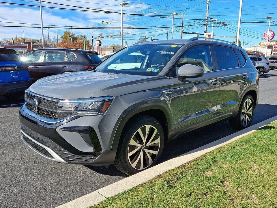2022 Volkswagen Taos - Image 3 of 12