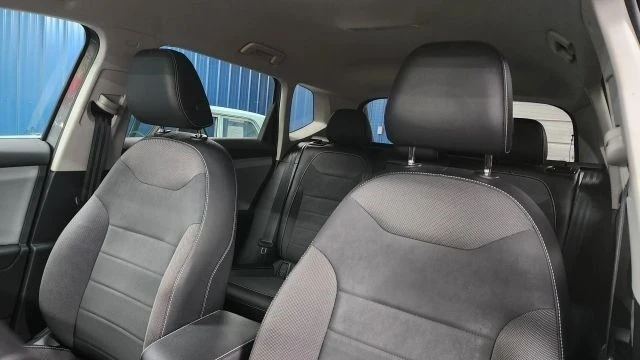 2022 Volkswagen Taos - Image 9 of 12