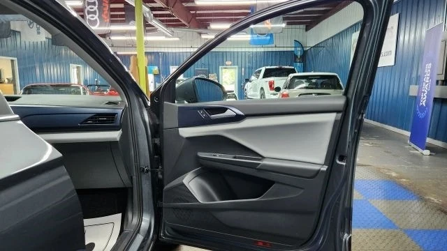 2022 Volkswagen Taos - Image 11 of 12