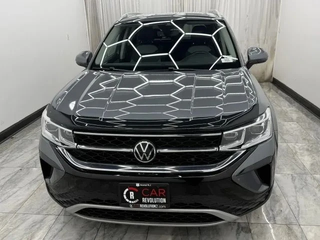 2022 Volkswagen Taos - Image 2 of 12