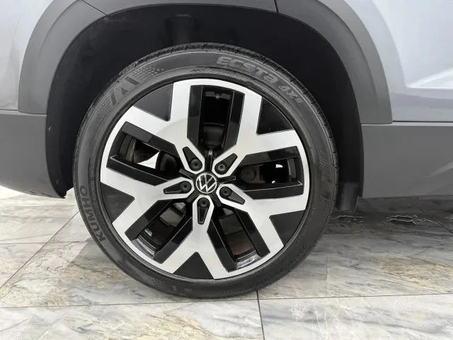 2022 Volkswagen Taos - Image 10 of 12