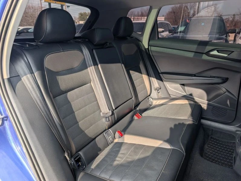 2022 Volkswagen Taos - Image 11 of 12