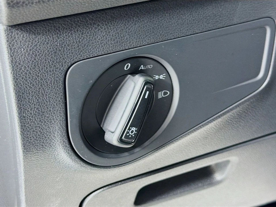 2022 Volkswagen Tiguan - Image 10 of 12