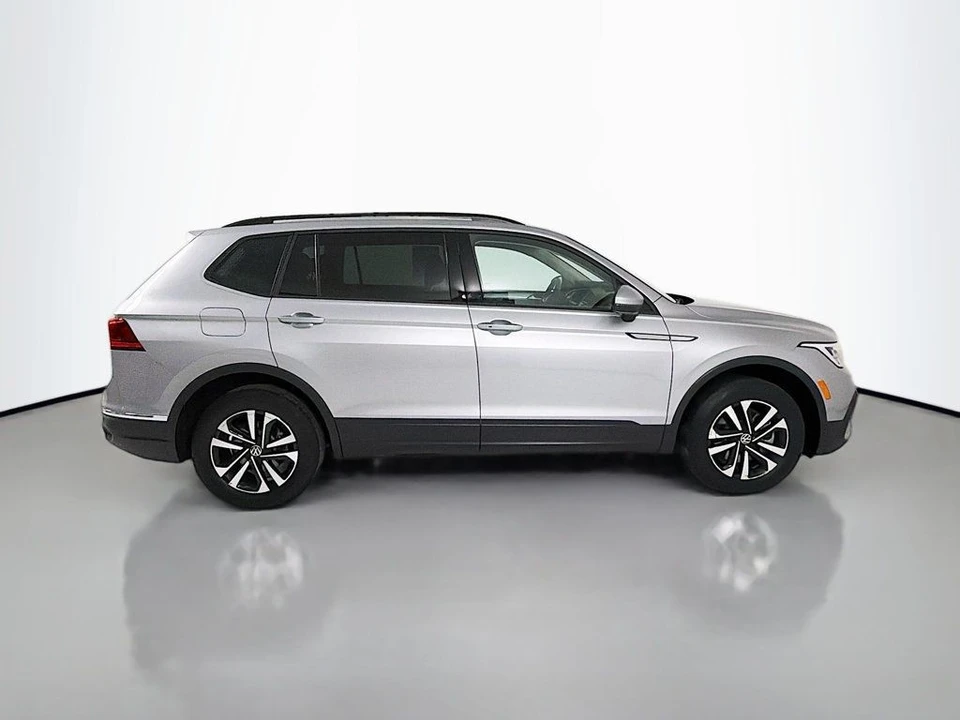 2022 Volkswagen Tiguan - Image 8 of 12