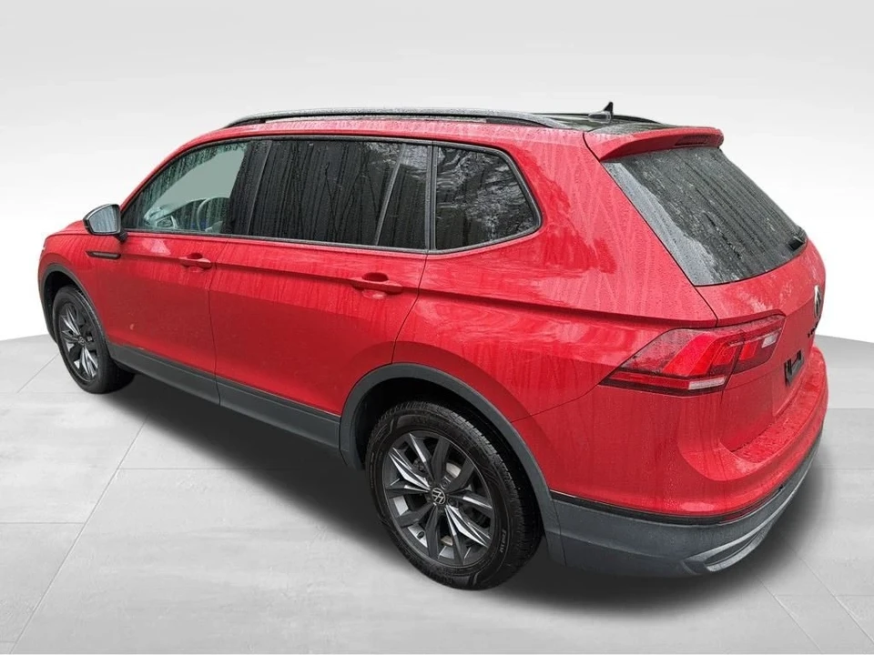 2022 Volkswagen Tiguan - Image 2 of 12