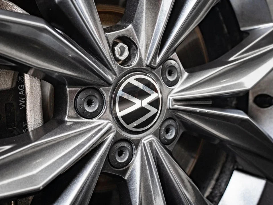 2022 Volkswagen Tiguan - Image 8 of 21