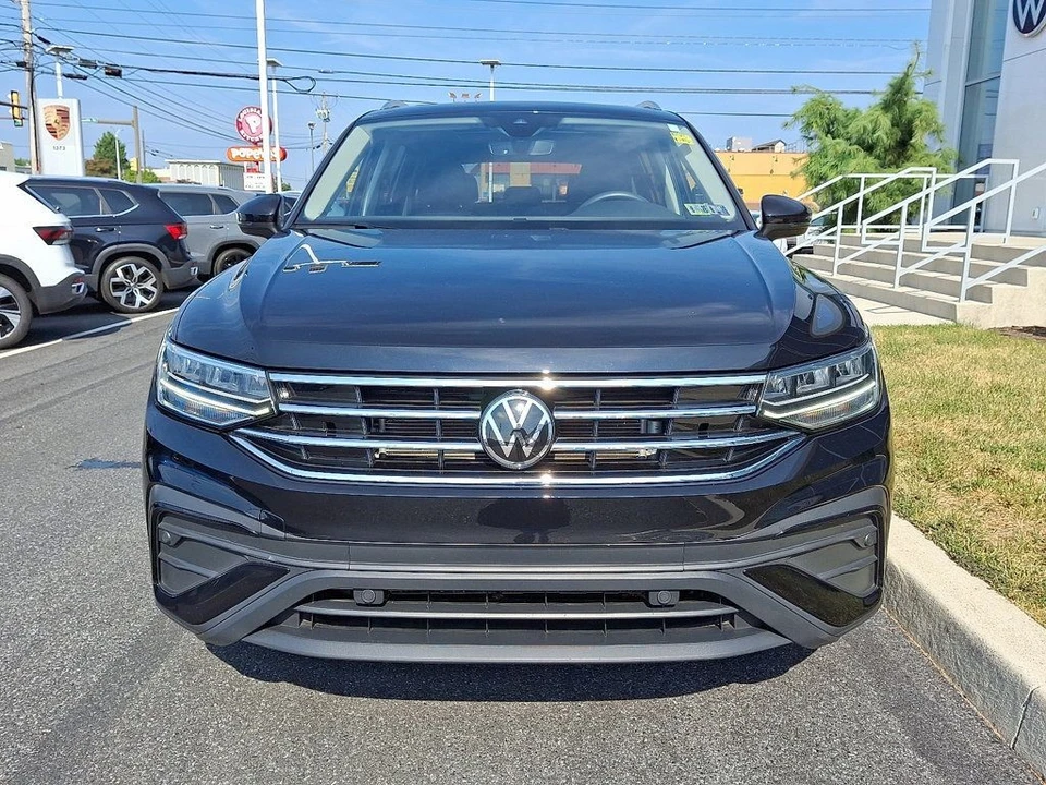 2022 Volkswagen Tiguan - Image 2 of 12
