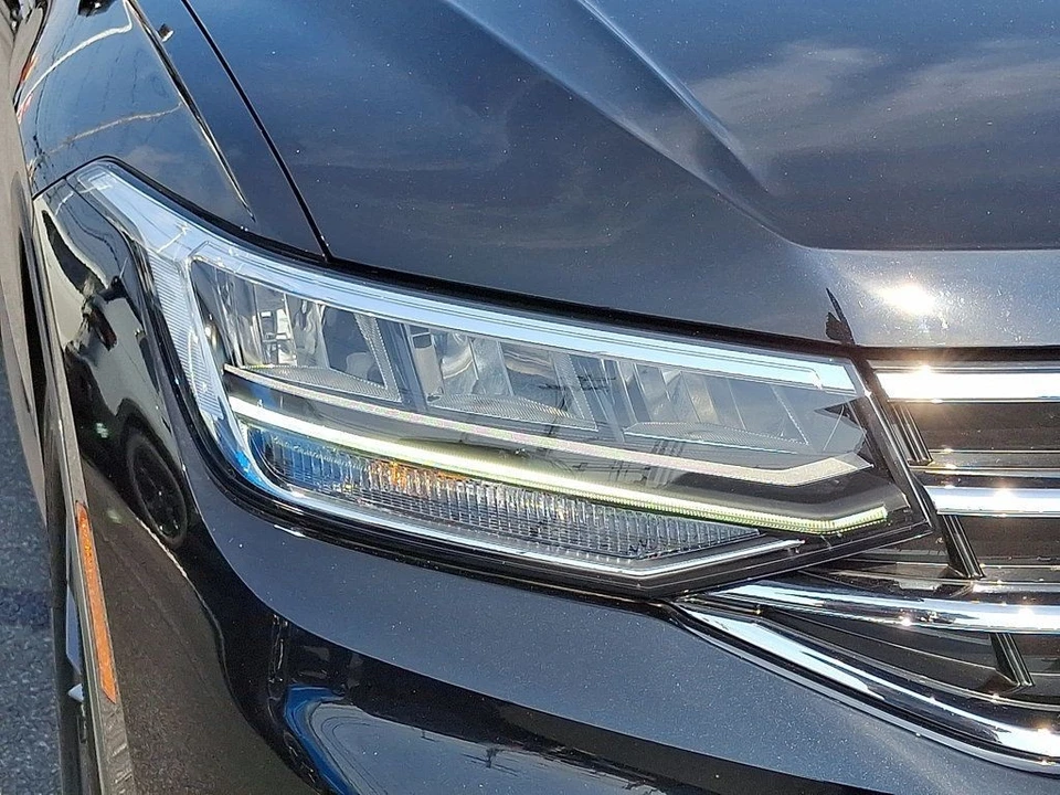 2022 Volkswagen Tiguan - Image 9 of 12