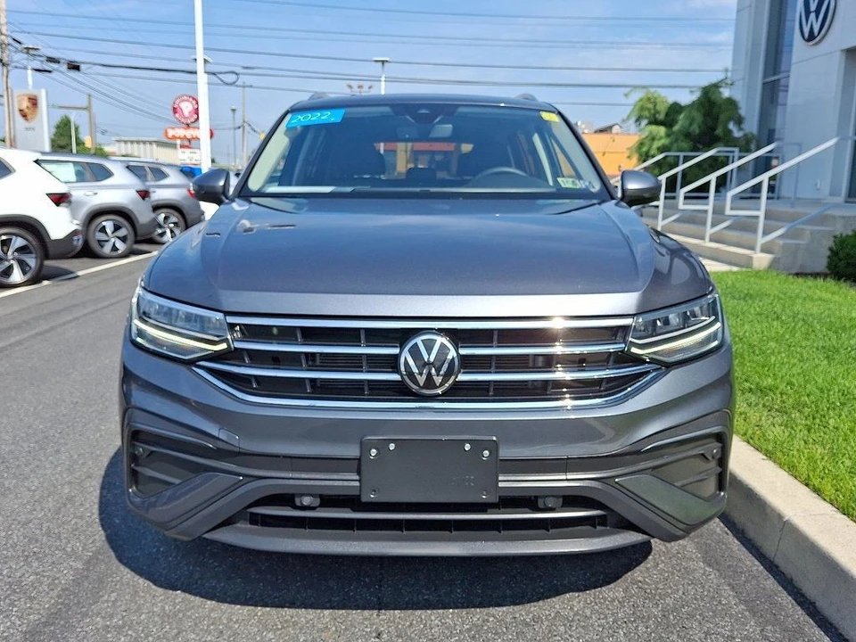 2022 Volkswagen Tiguan - Image 2 of 12