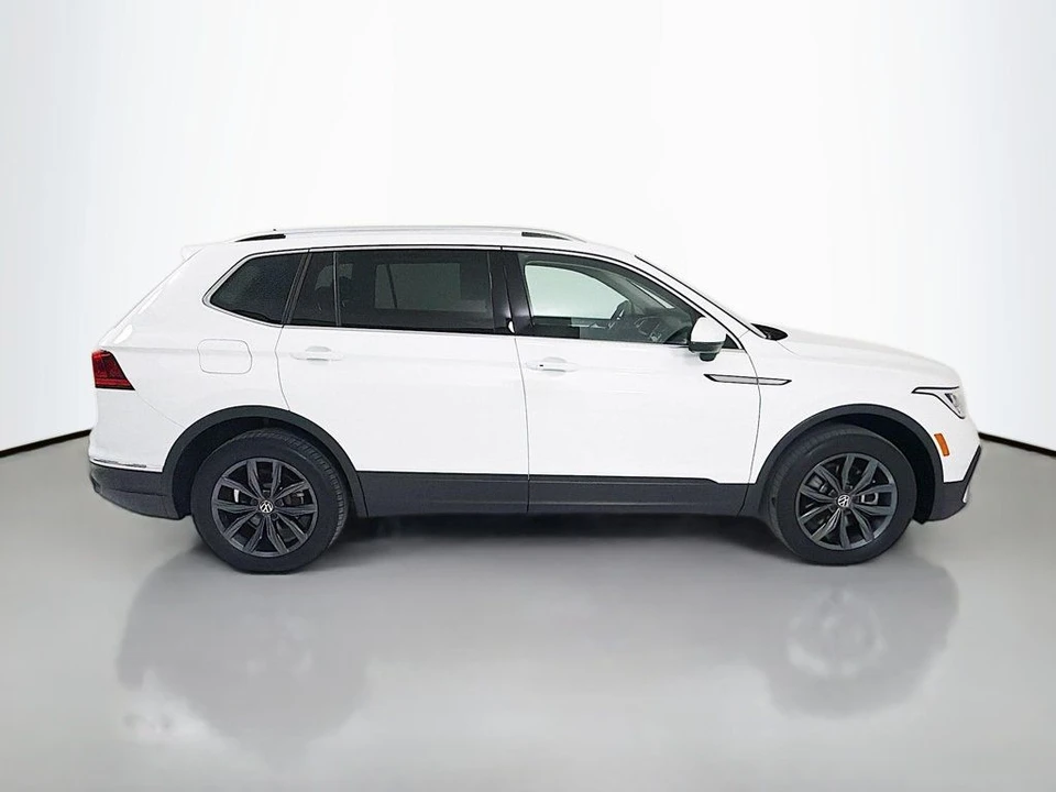 2022 Volkswagen Tiguan - Image 8 of 12