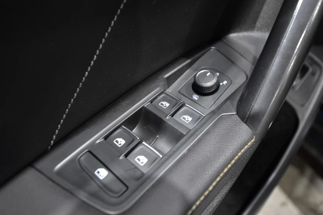 2022 Volkswagen Tiguan - Image 14 of 21