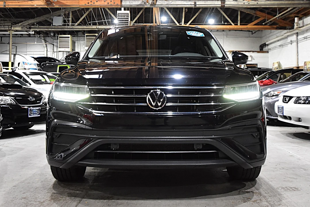 2022 Volkswagen Tiguan - Image 2 of 12