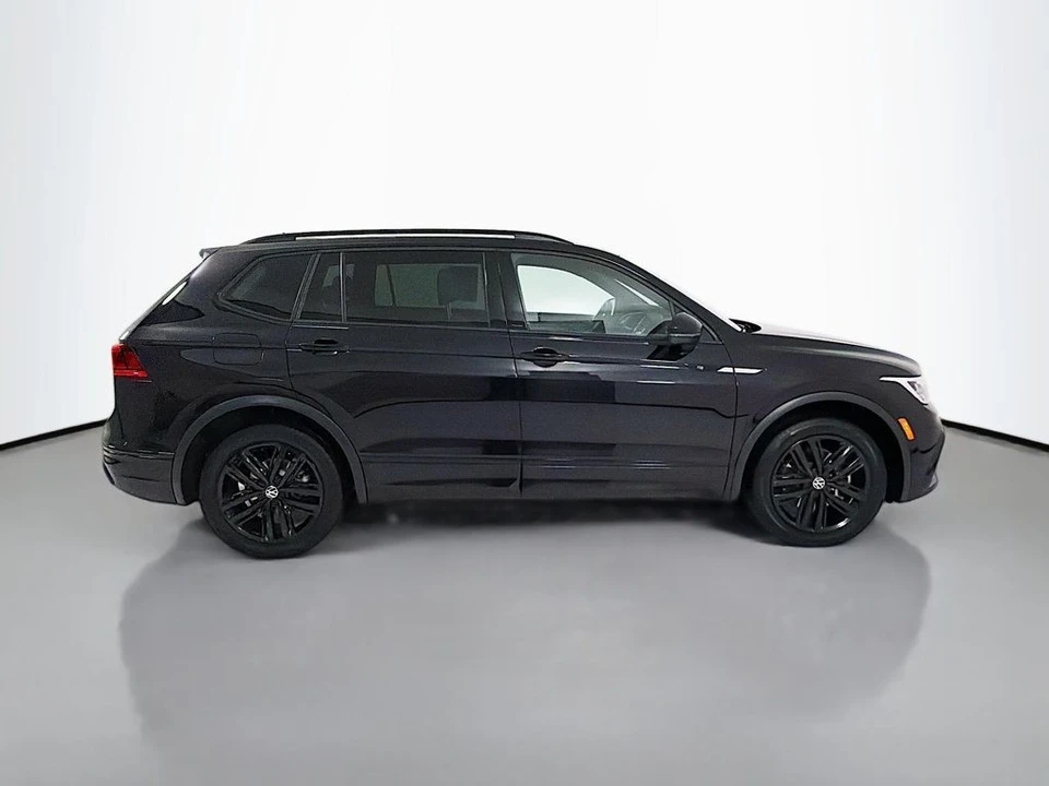 2022 Volkswagen Tiguan - Image 8 of 12