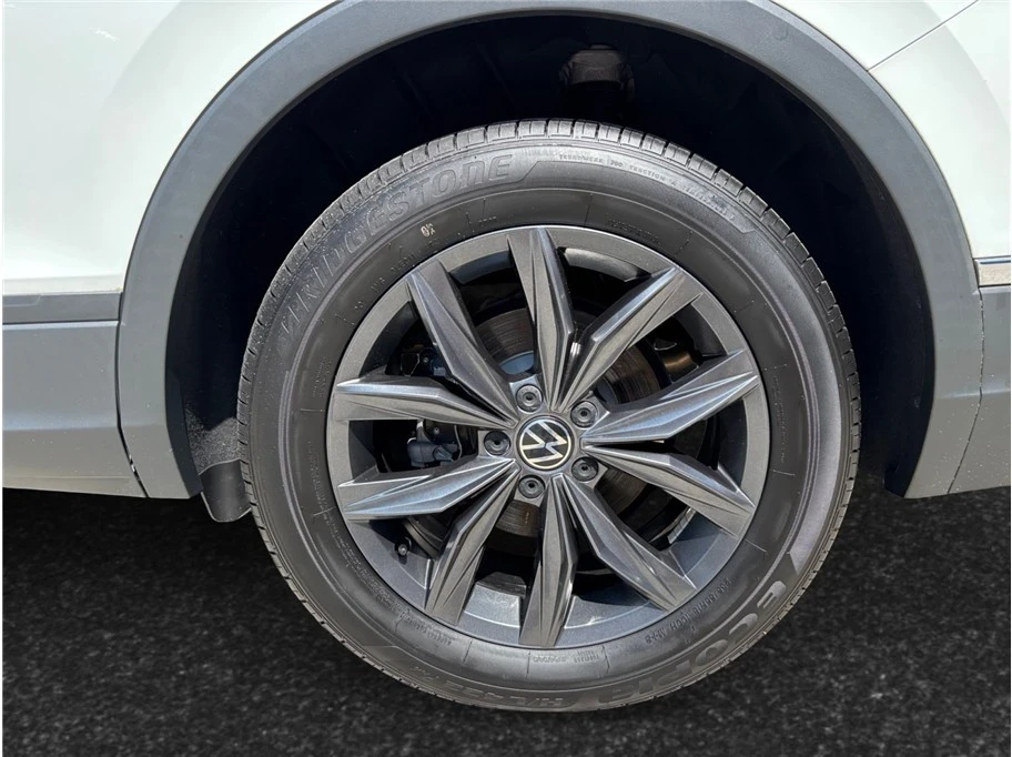 2022 Volkswagen Tiguan - Image 15 of 21