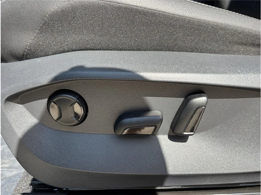 2022 Volkswagen Tiguan - Image 19 of 21