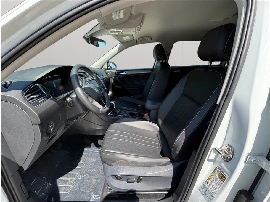 2022 Volkswagen Tiguan - Image 2 of 12