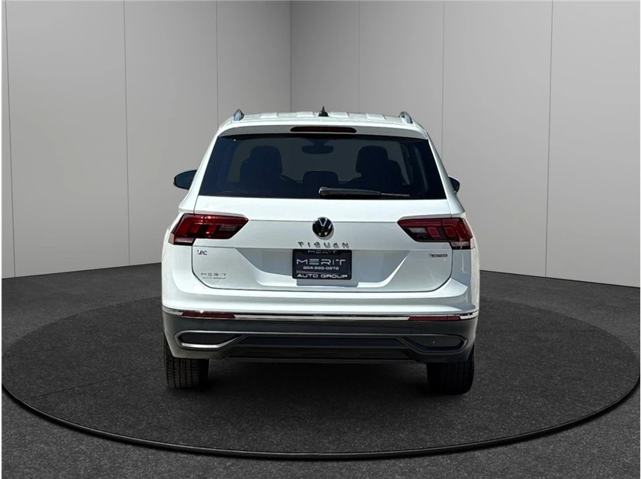 2022 Volkswagen Tiguan - Image 8 of 12