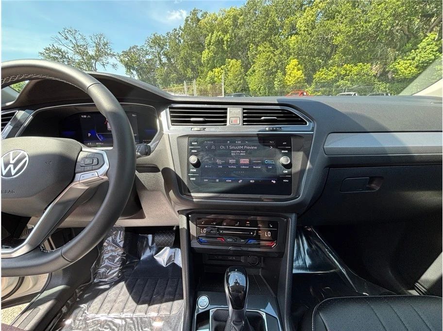 2022 Volkswagen Tiguan - Image 11 of 12