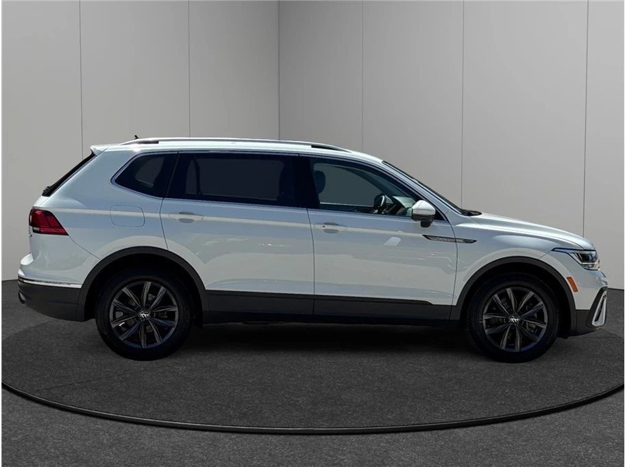 2022 Volkswagen Tiguan - Image 10 of 12