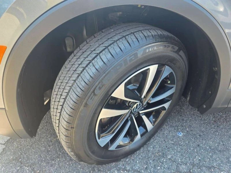 2022 Volkswagen Tiguan - Image 7 of 12