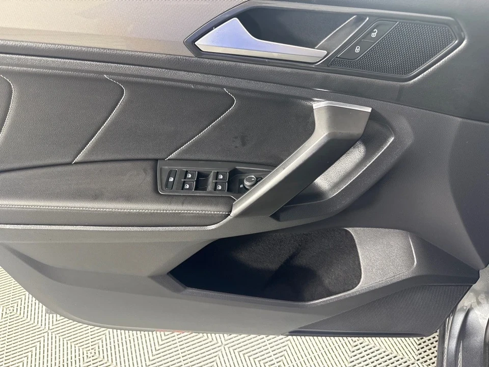 2022 Volkswagen Tiguan - Image 9 of 12