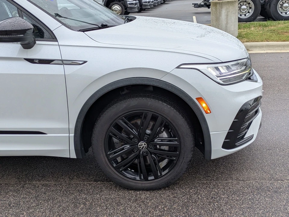 2022 Volkswagen Tiguan - Image 11 of 12