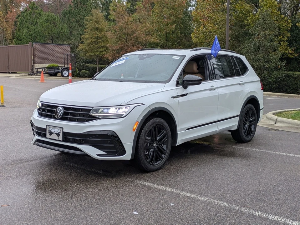 2022 Volkswagen Tiguan - Image 8 of 12