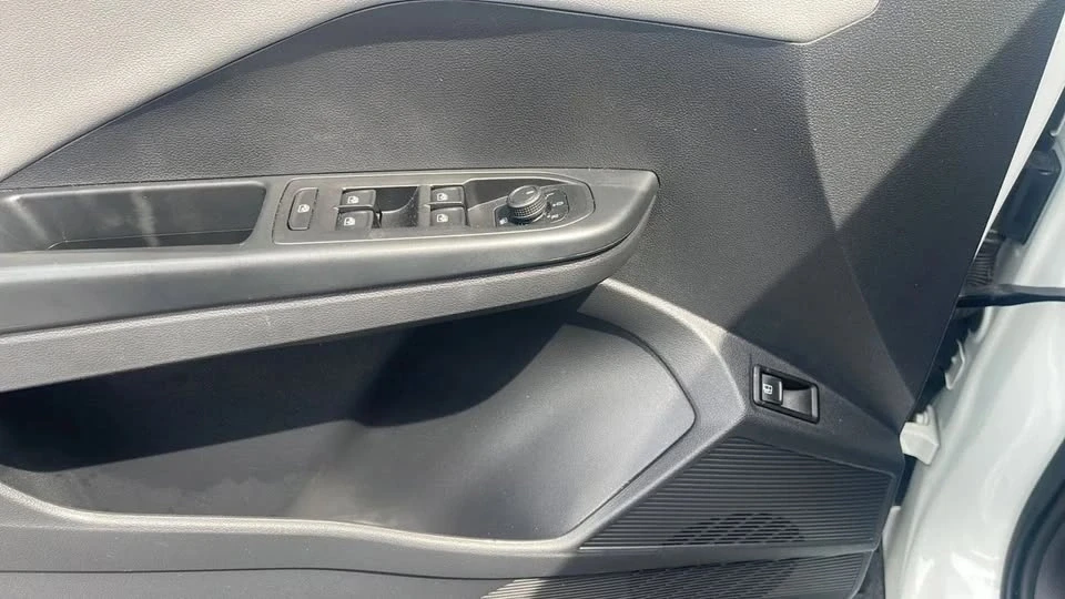 2022 Volkswagen Taos - Image 17 of 18