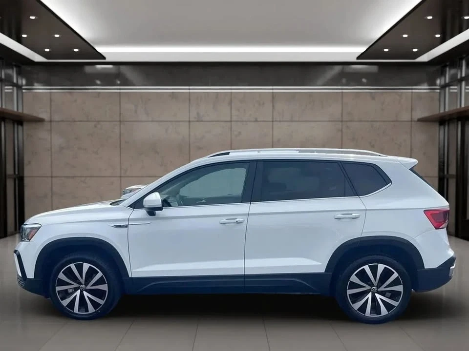 2022 Volkswagen Taos - Image 2 of 18