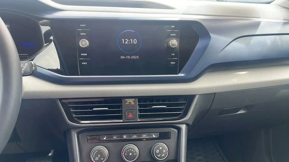 2022 Volkswagen Taos - Image 13 of 18