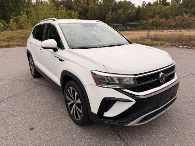 2022 Volkswagen Taos - Image 2 of 9