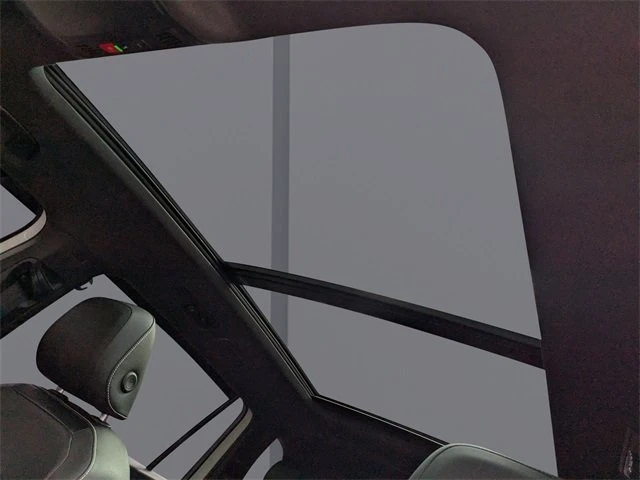 2022 Volkswagen Tiguan - Image 10 of 13