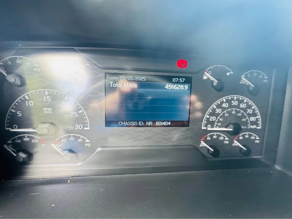 2022 Volvo - Image 12 of 20