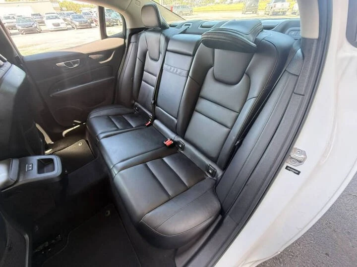 2022 Volvo S60 3rd Gen - Image 9 of 11