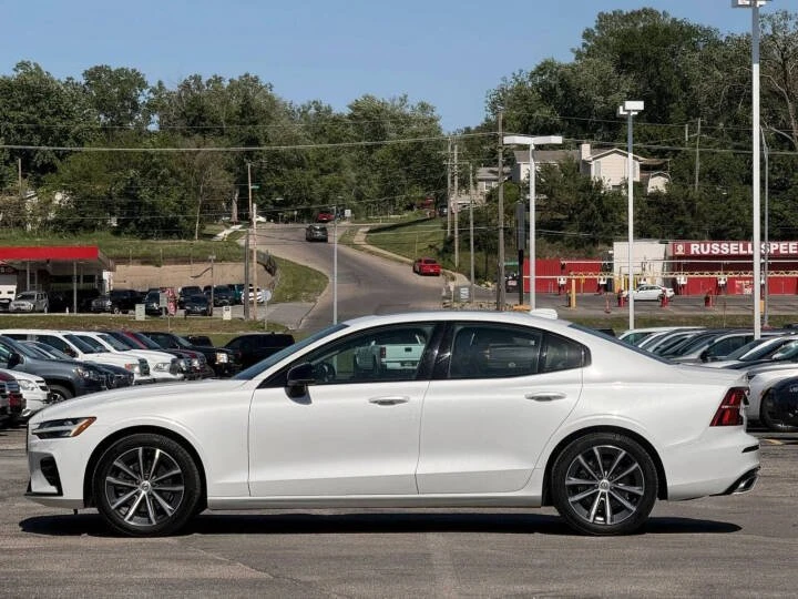 2022 Volvo S60 3rd Gen - Image 5 of 11