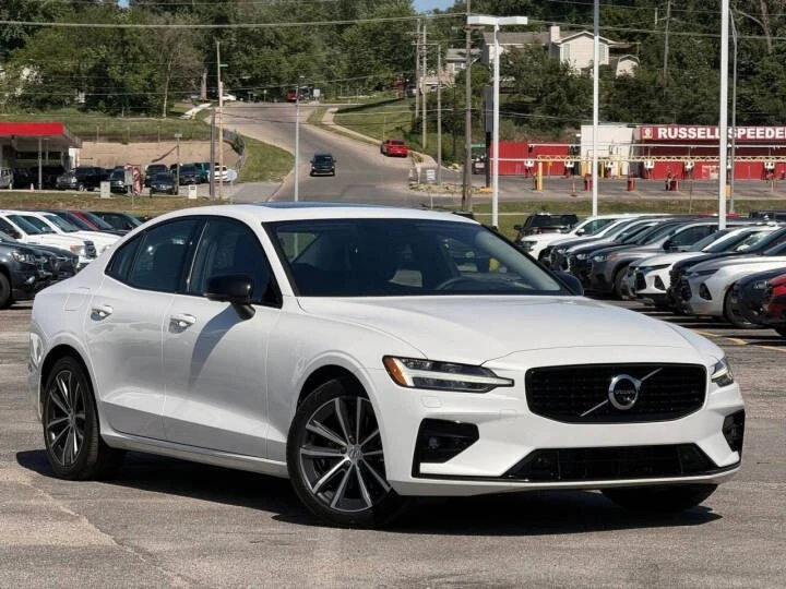 2022 Volvo S60 3rd Gen - Image 3 of 11