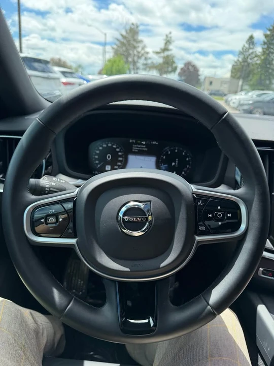 2022 Volvo S60 3rd Gen - Image 8 of 10